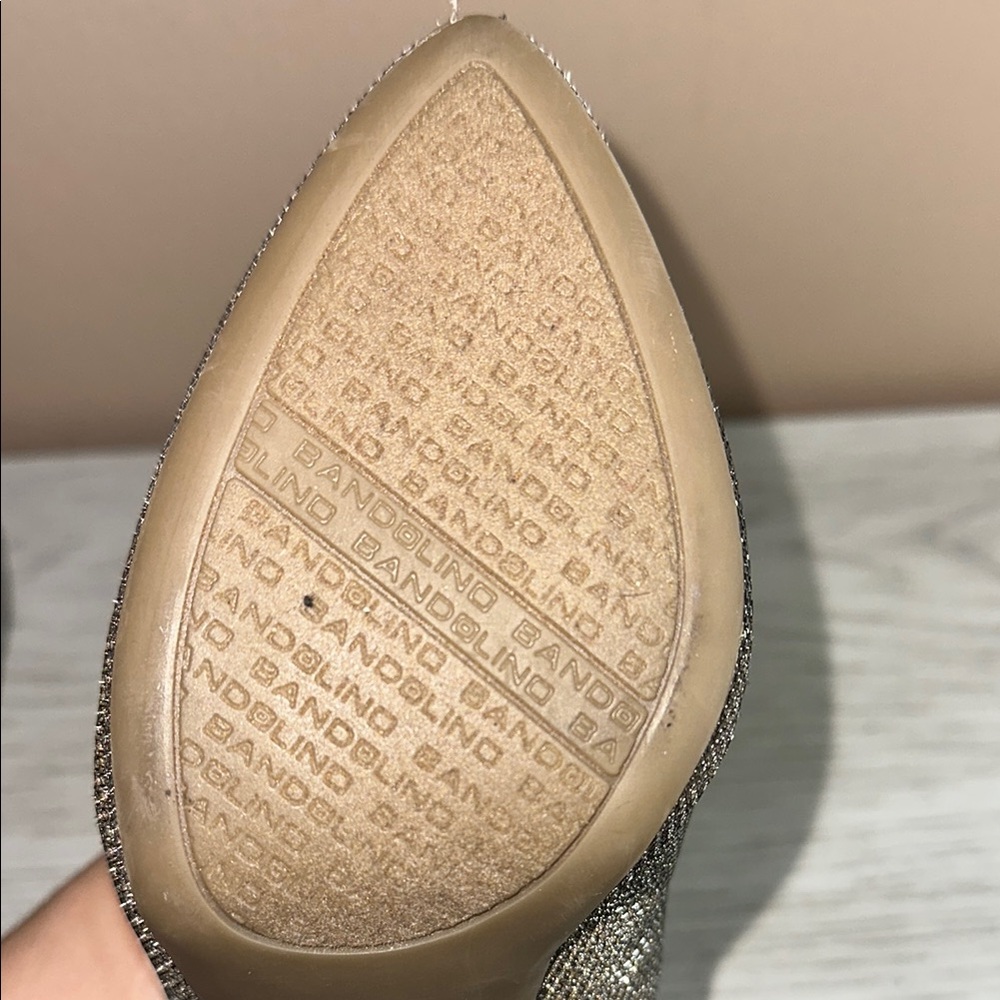 Bandolino Gold Shimmer Pumps High 3 Inch Size 7.5M Women's Great Condition - Picture 8 of 8